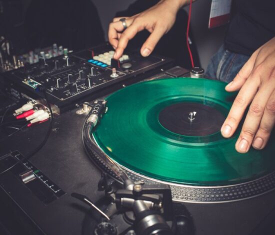 Dj